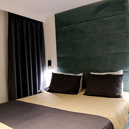 Axu Airport Hotel Arnavutkoy Exterior foto A room at the hotel