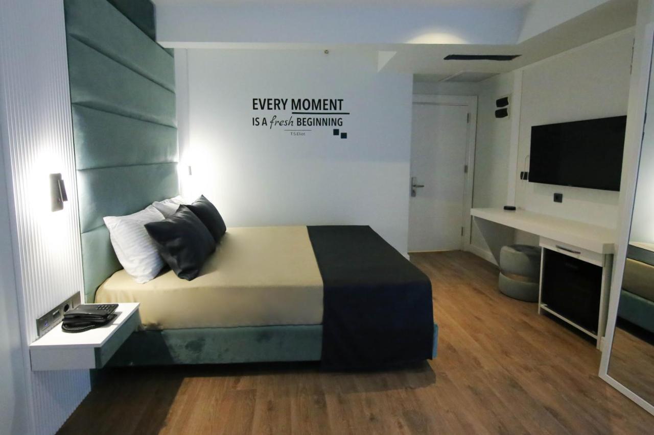 Axu Airport Hotel Arnavutkoy Exterior foto A room at the hotel