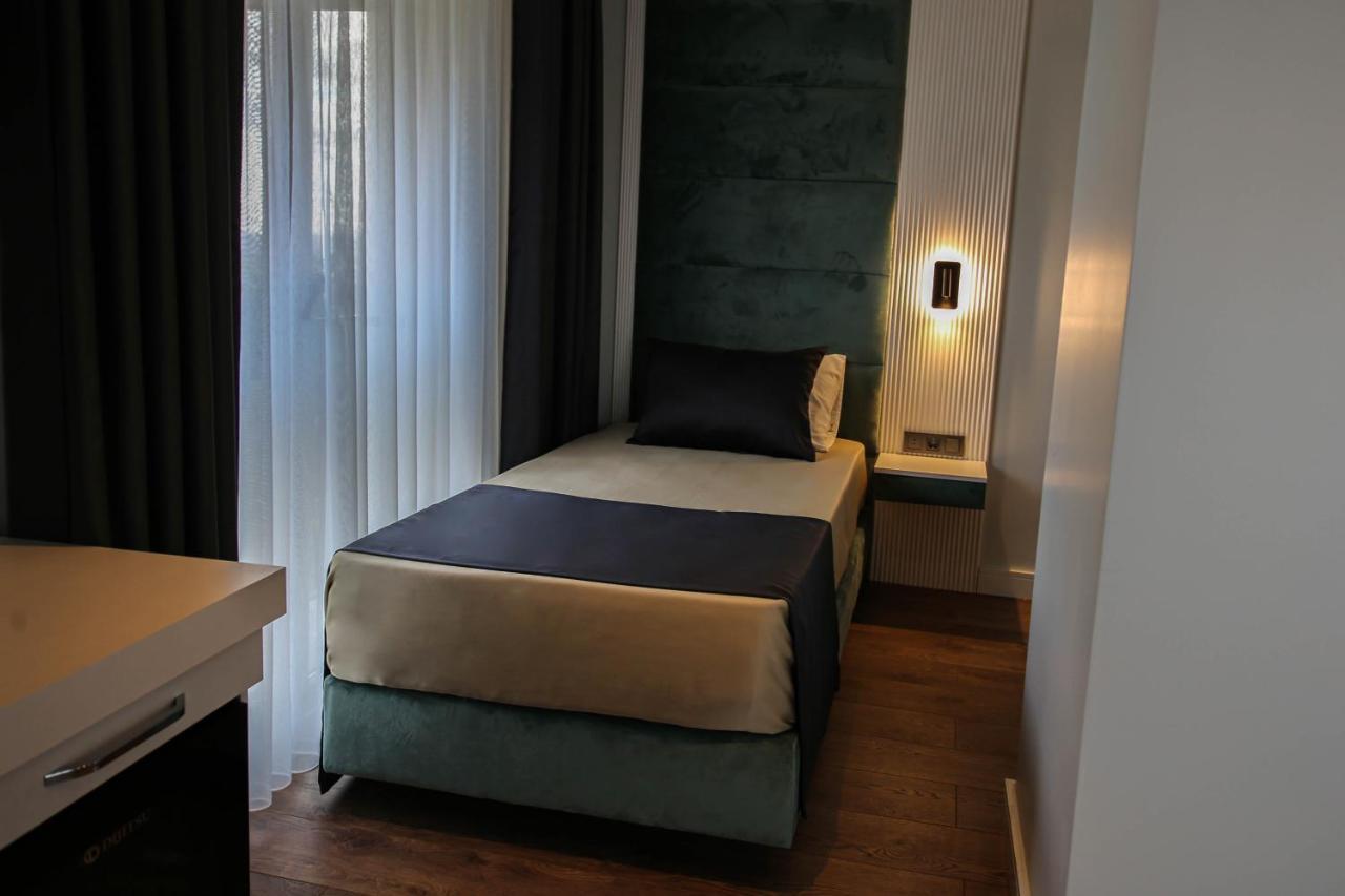 Axu Airport Hotel Arnavutkoy Exterior foto A single room at the hotel
