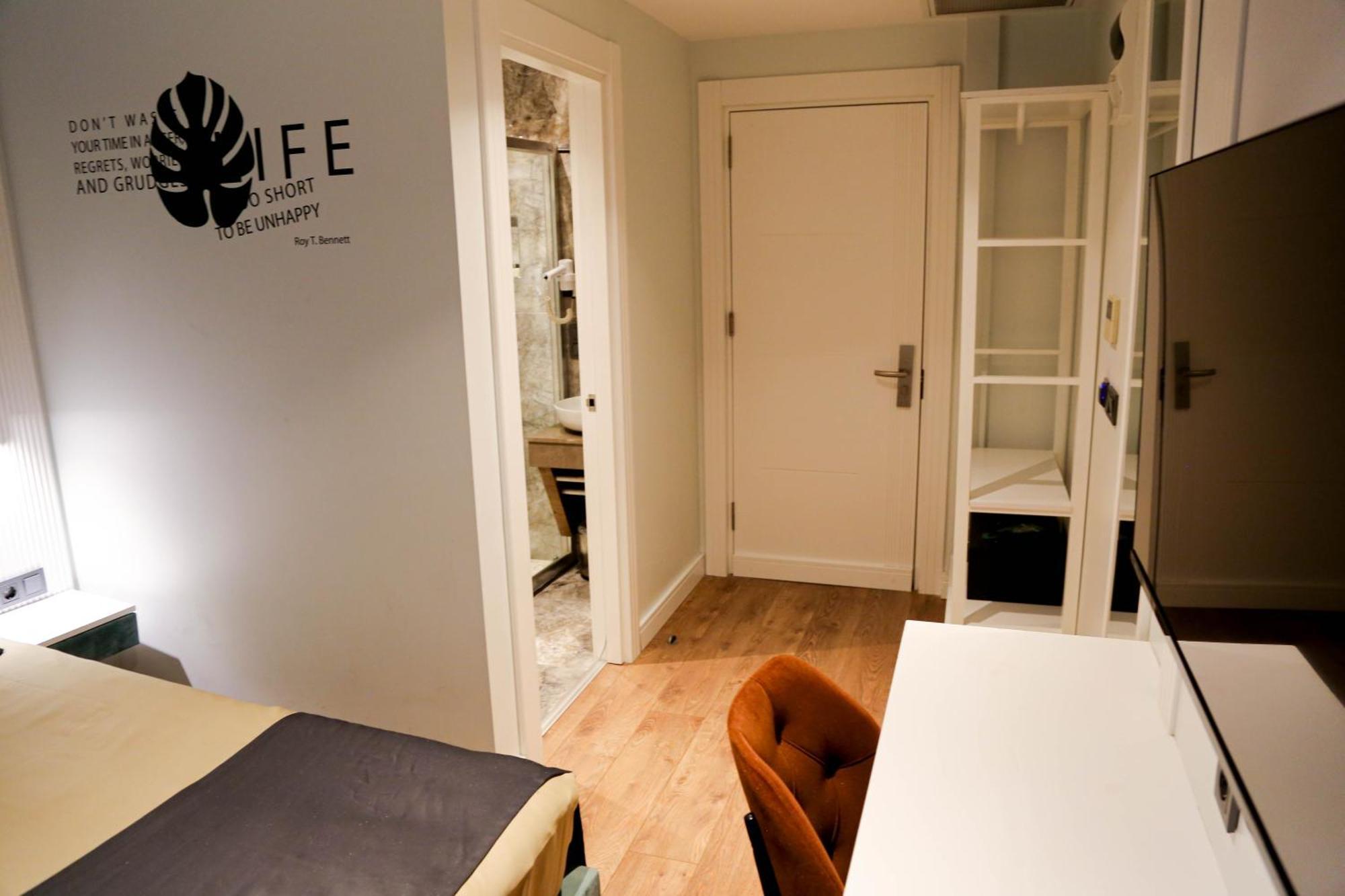 Axu Airport Hotel Arnavutkoy Exterior foto Interior of a typical apartment