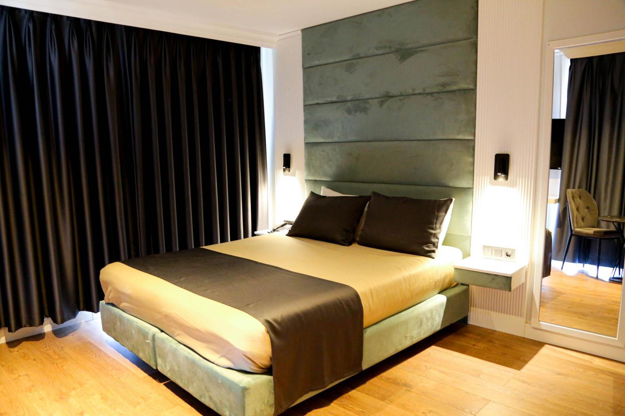 Axu Airport Hotel Arnavutkoy Exterior foto A bedroom at the hotel