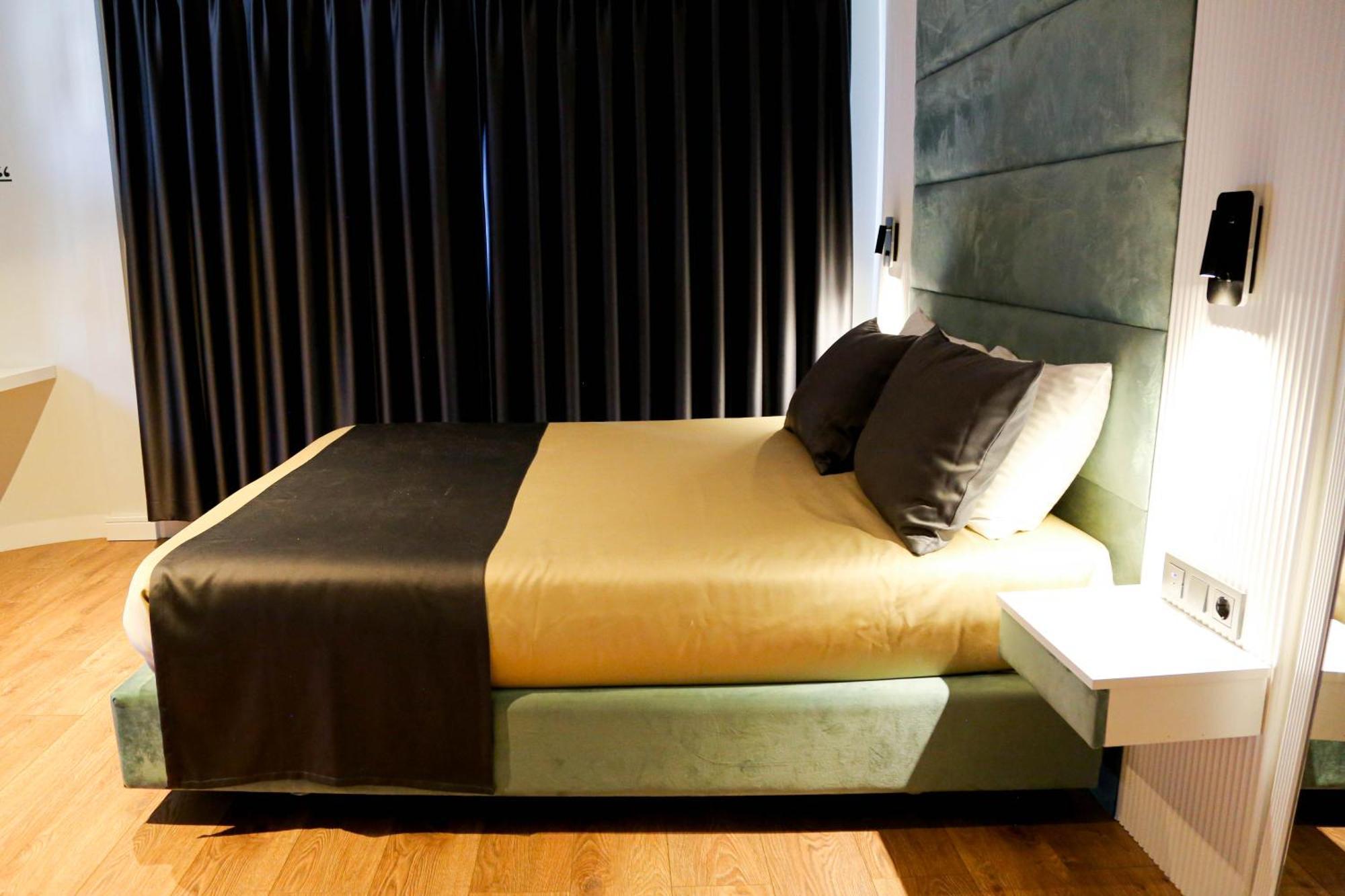 Axu Airport Hotel Arnavutkoy Exterior foto A bed