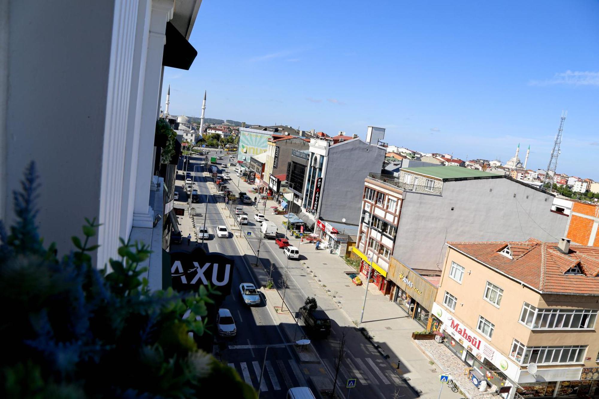 Axu Airport Hotel Arnavutkoy Exterior foto A view of the city center