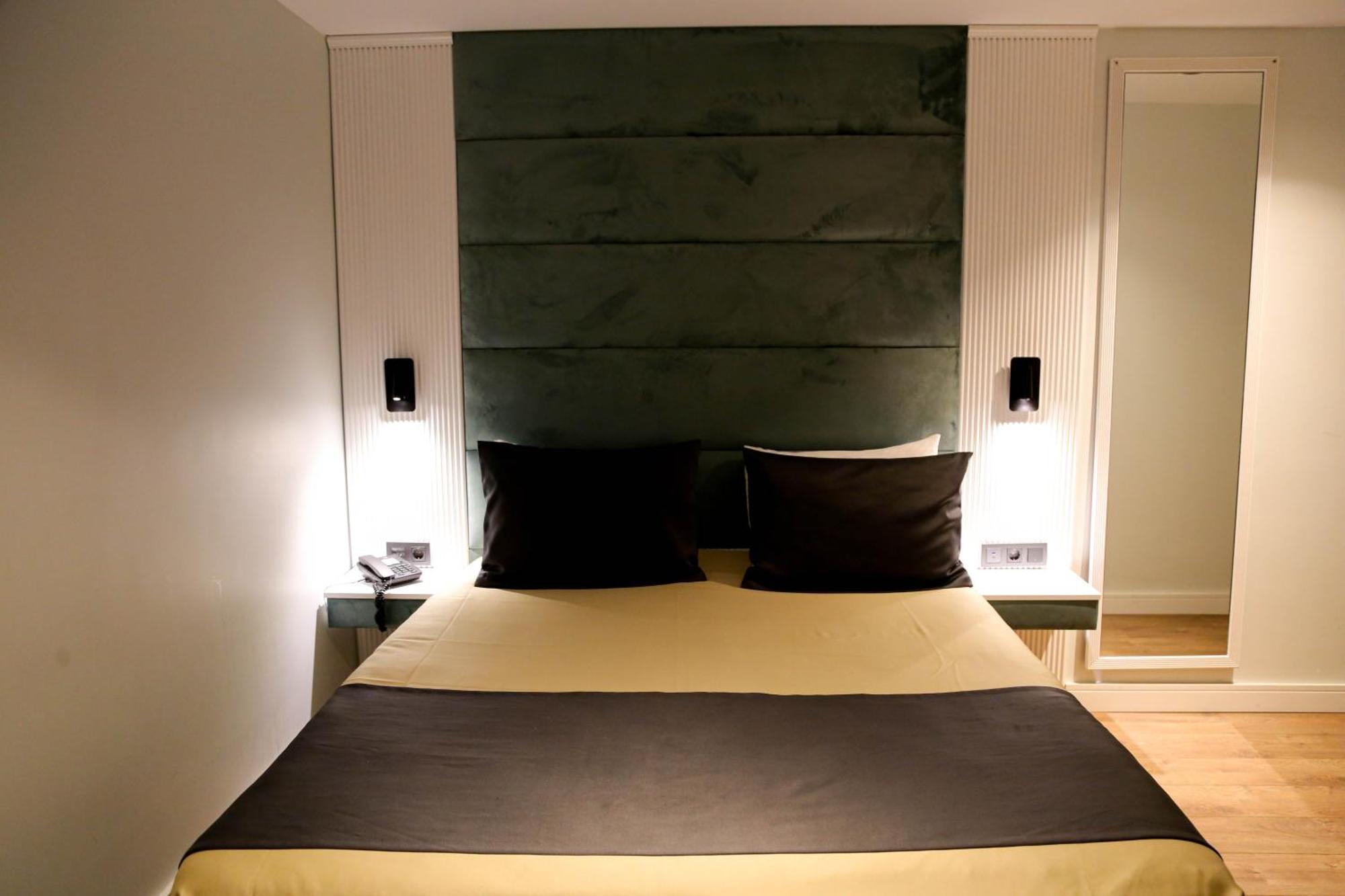 Axu Airport Hotel Arnavutkoy Exterior foto A bedroom at the hotel