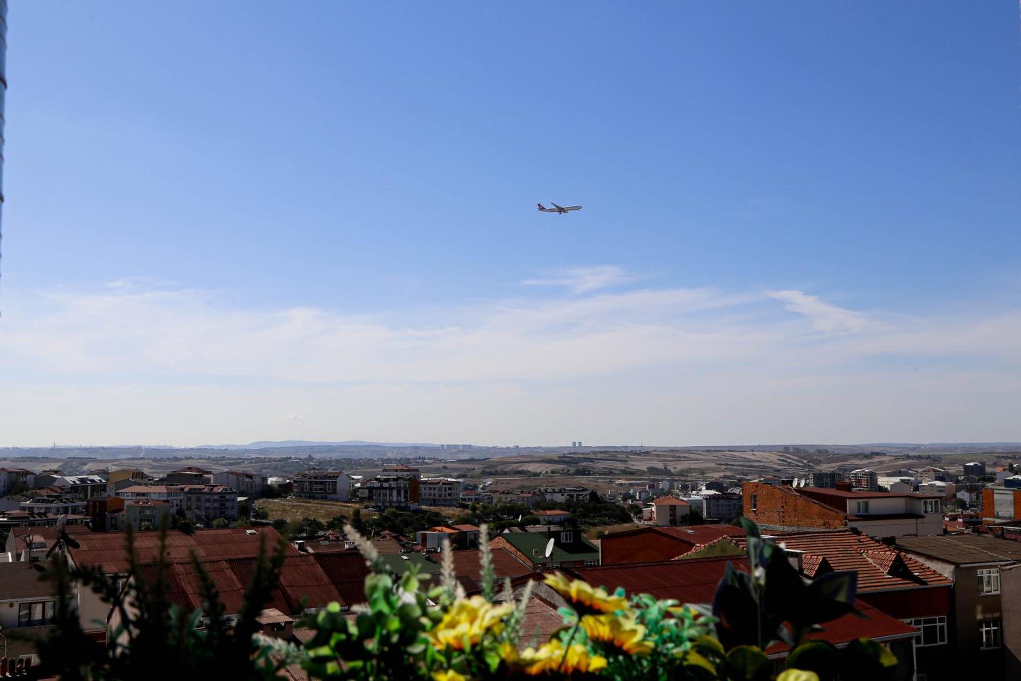 Axu Airport Hotel Arnavutkoy Exterior foto View of the city