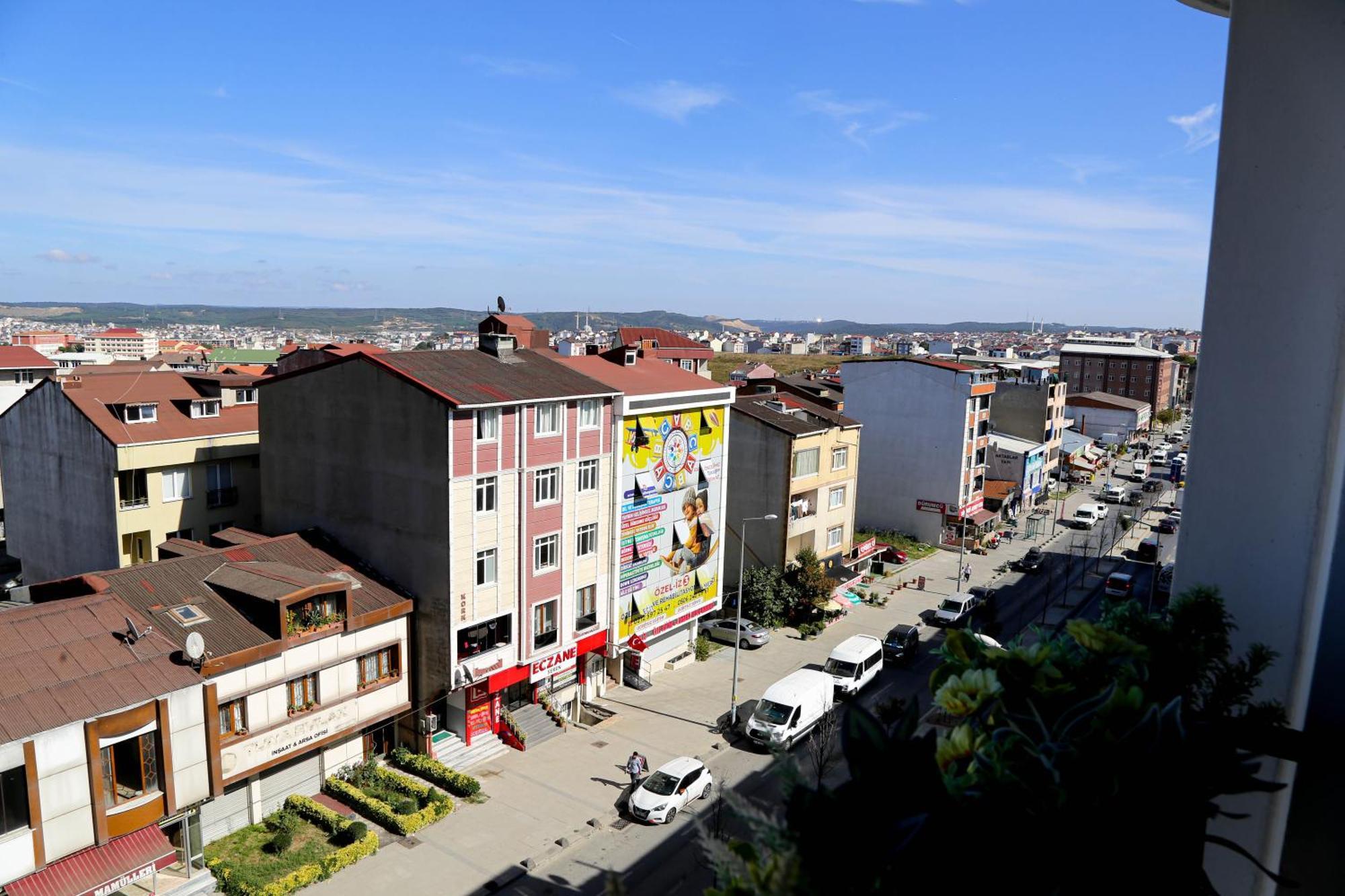 Axu Airport Hotel Arnavutkoy Exterior foto A view of Çorlu